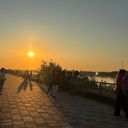 Royal Mekong Riverside Hotel Nong Khai Esterno foto