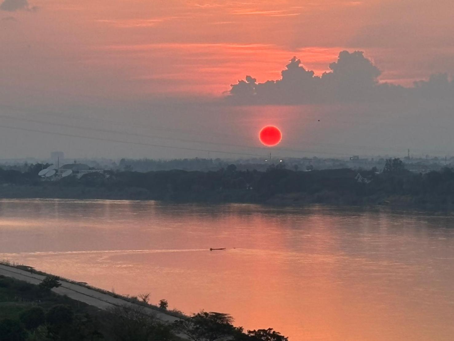 Royal Mekong Riverside Hotel Nong Khai Esterno foto