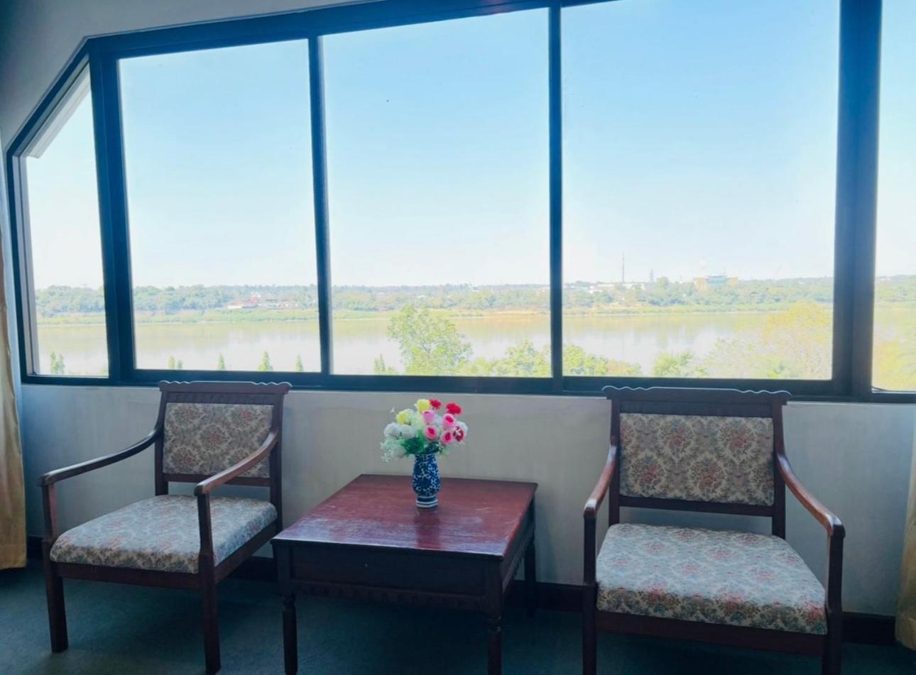 Royal Mekong Riverside Hotel Nong Khai Esterno foto