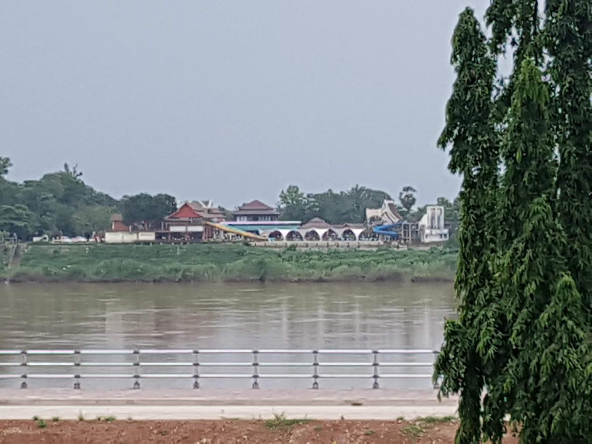 Royal Mekong Riverside Hotel Nong Khai Esterno foto